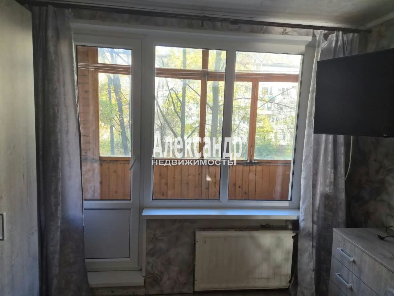 2-комнатная квартира (47м2) в аренду по адресу Санкт-Петербург, проспект Большевиков, 33к3— фото 4 из 15