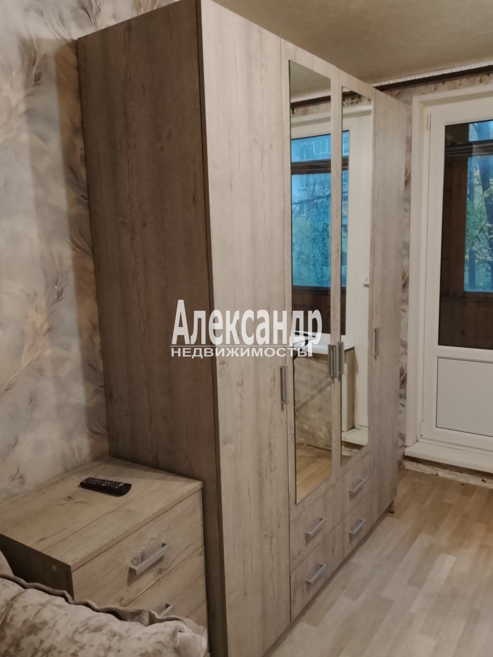 2-комнатная квартира (47м2) в аренду по адресу Санкт-Петербург, проспект Большевиков, 33к3— фото 10 из 15
