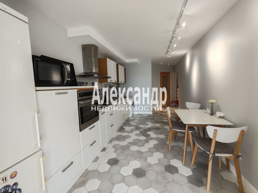 2-комнатная квартира (85м2) в аренду по адресу Санкт-Петербург, Тихорецкий проспект, 26— фото 4 из 33