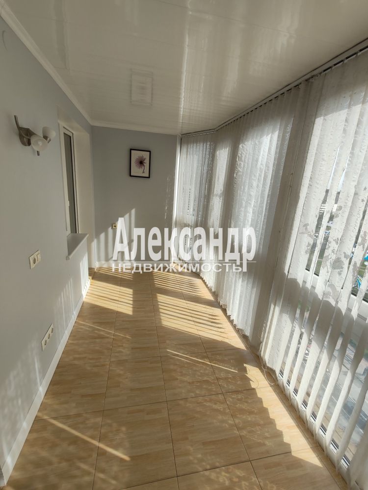 2-комнатная квартира (85м2) в аренду по адресу Санкт-Петербург, Тихорецкий проспект, 26— фото 5 из 33