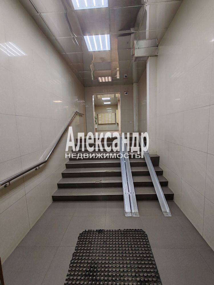2-комнатная квартира (85м2) в аренду по адресу Санкт-Петербург, Тихорецкий проспект, 26— фото 31 из 33