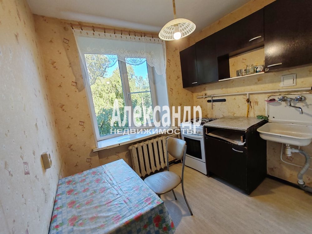 2-комнатная квартира (43м2) в аренду по адресу Санкт-Петербург, улица Беринга, 26к1— фото 14 из 22