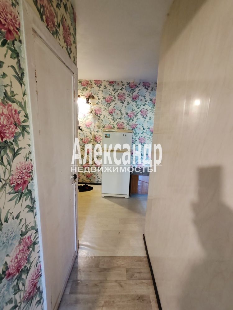 2-комнатная квартира (43м2) в аренду по адресу Санкт-Петербург, улица Беринга, 26к1— фото 17 из 22