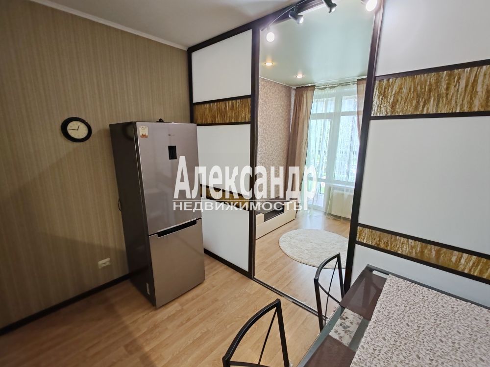 1-комнатная квартира (50м2) в аренду по адресу Санкт-Петербург, улица Адмирала Трибуца, 7— фото 5 из 37