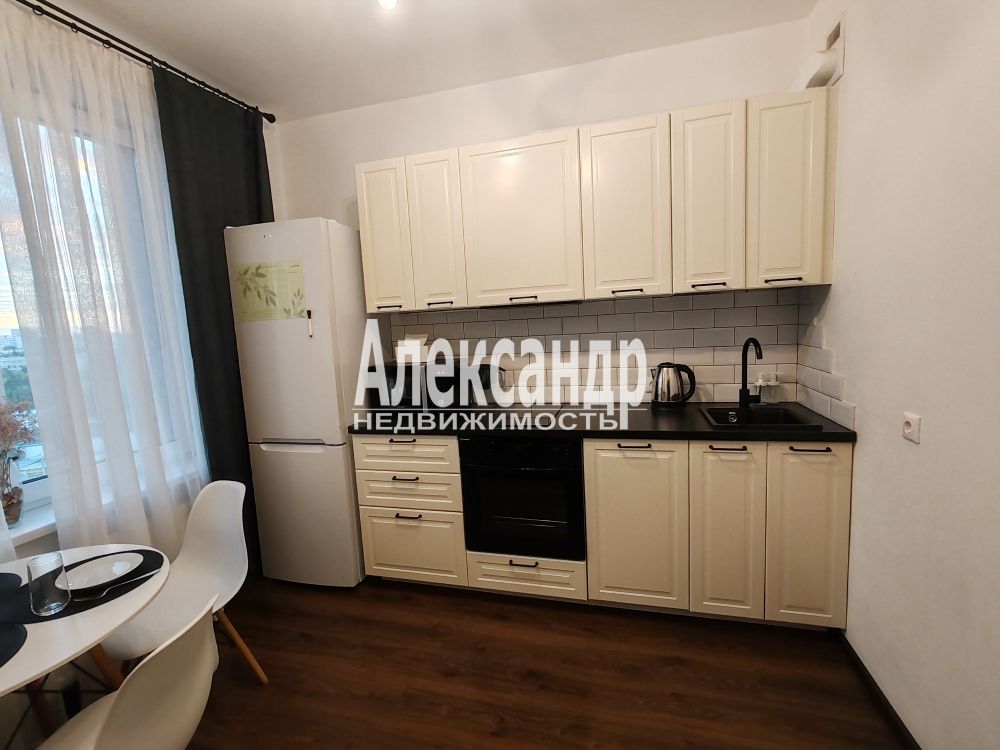 1-комнатная квартира (33м2) в аренду по адресу Санкт-Петербург, Уральская улица, 21— фото 2 из 27