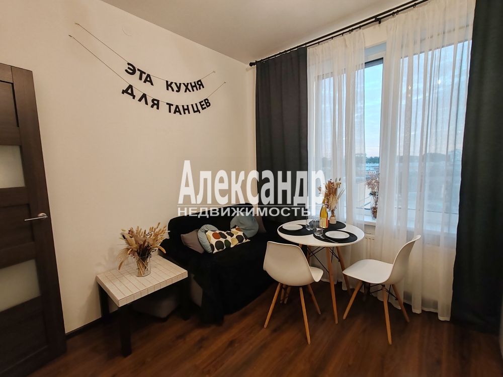 1-комнатная квартира (33м2) в аренду по адресу Санкт-Петербург, Уральская улица, 21— фото 3 из 27