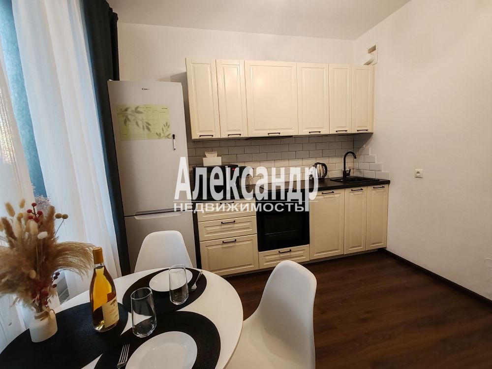 1-комнатная квартира (33м2) в аренду по адресу Санкт-Петербург, Уральская улица, 21— фото 5 из 27