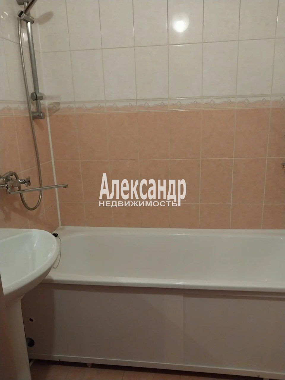 1-комнатная квартира (40м2) в аренду по адресу Санкт-Петербург, Ленинский проспект, 92к3— фото 10 из 14