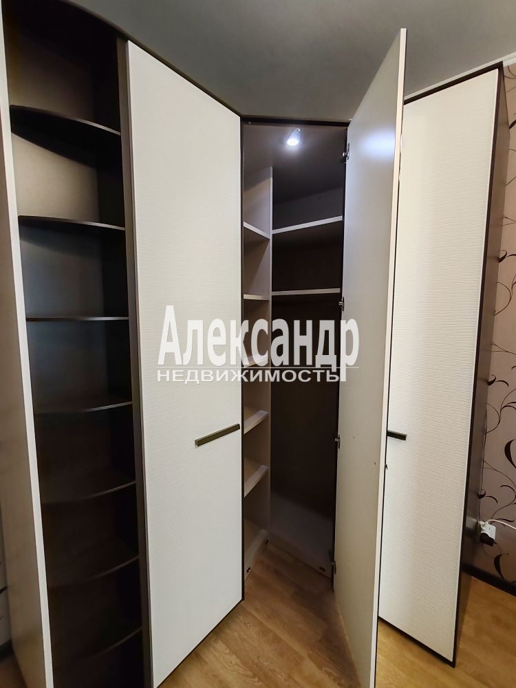 1-комнатная квартира (50м2) в аренду по адресу Санкт-Петербург, улица Адмирала Трибуца, 7— фото 23 из 41