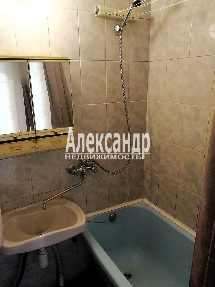 1-комнатная квартира (34м2) в аренду по адресу Санкт-Петербург, Поэтический бульвар, 19к1— фото 17 из 21