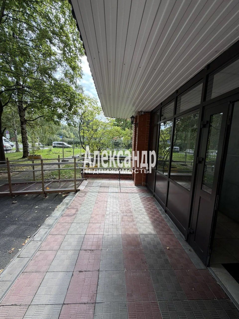1-комнатная квартира (37м2) на продажу по адресу Санкт-Петербург, Киришская улица, 11/16— фото 4 из 40
