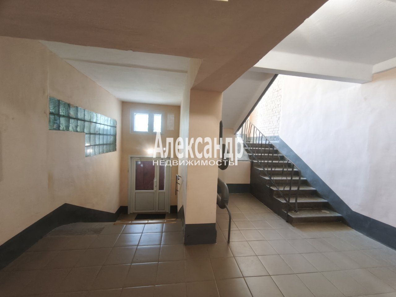 3-комнатная квартира (67м2) на продажу по адресу Санкт-Петербург, Бухарестская улица, 23к1— фото 5 из 51