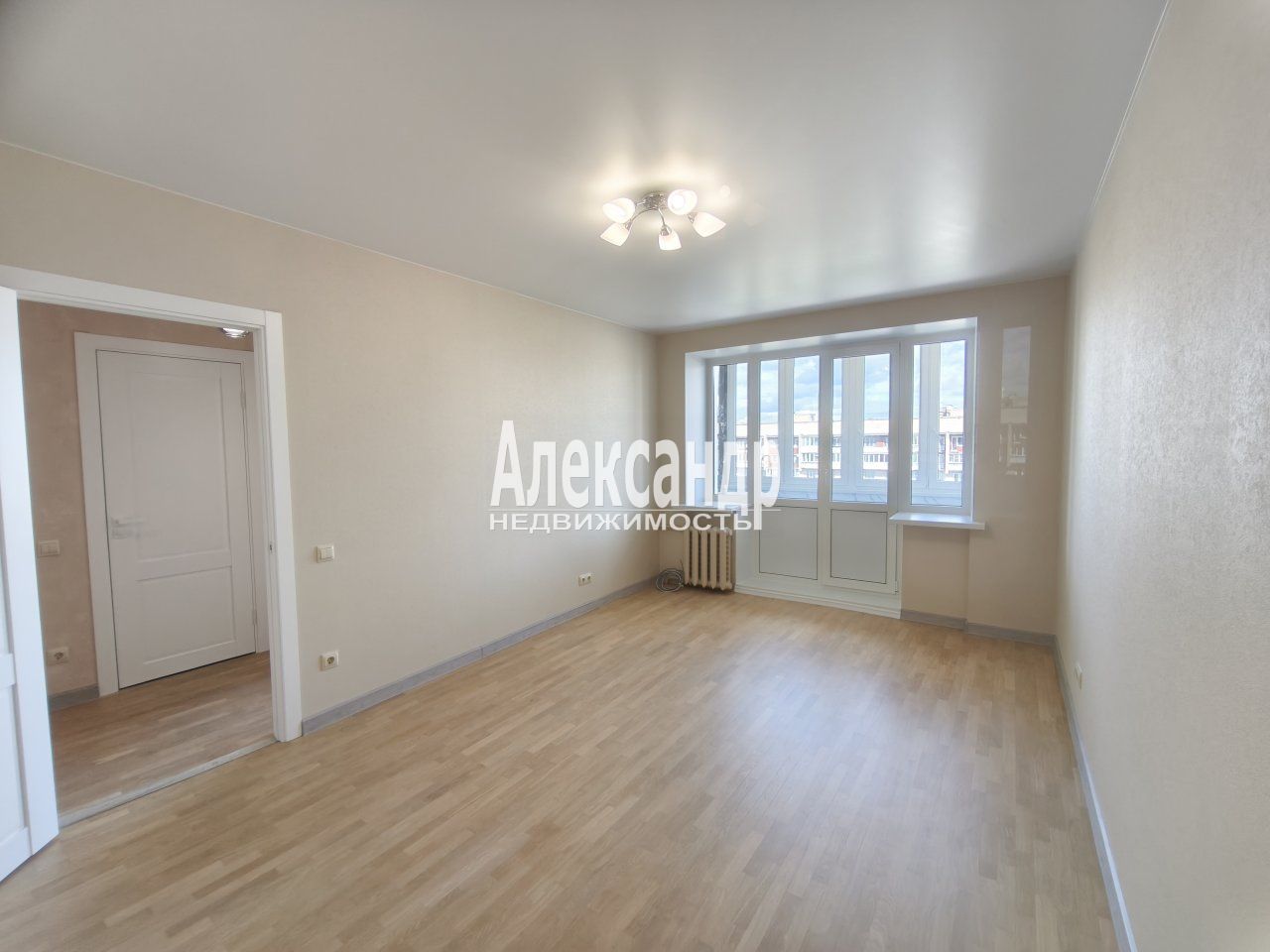 3-комнатная квартира (67м2) на продажу по адресу Санкт-Петербург, Бухарестская улица, 23к1— фото 13 из 51