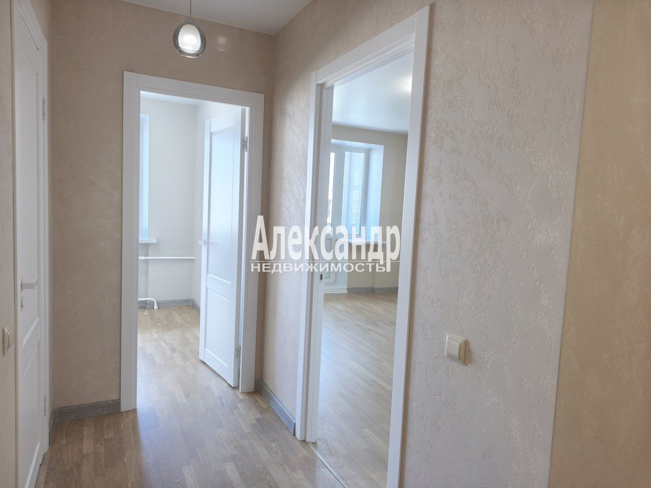3-комнатная квартира (67м2) на продажу по адресу Санкт-Петербург, Бухарестская улица, 23к1— фото 19 из 51