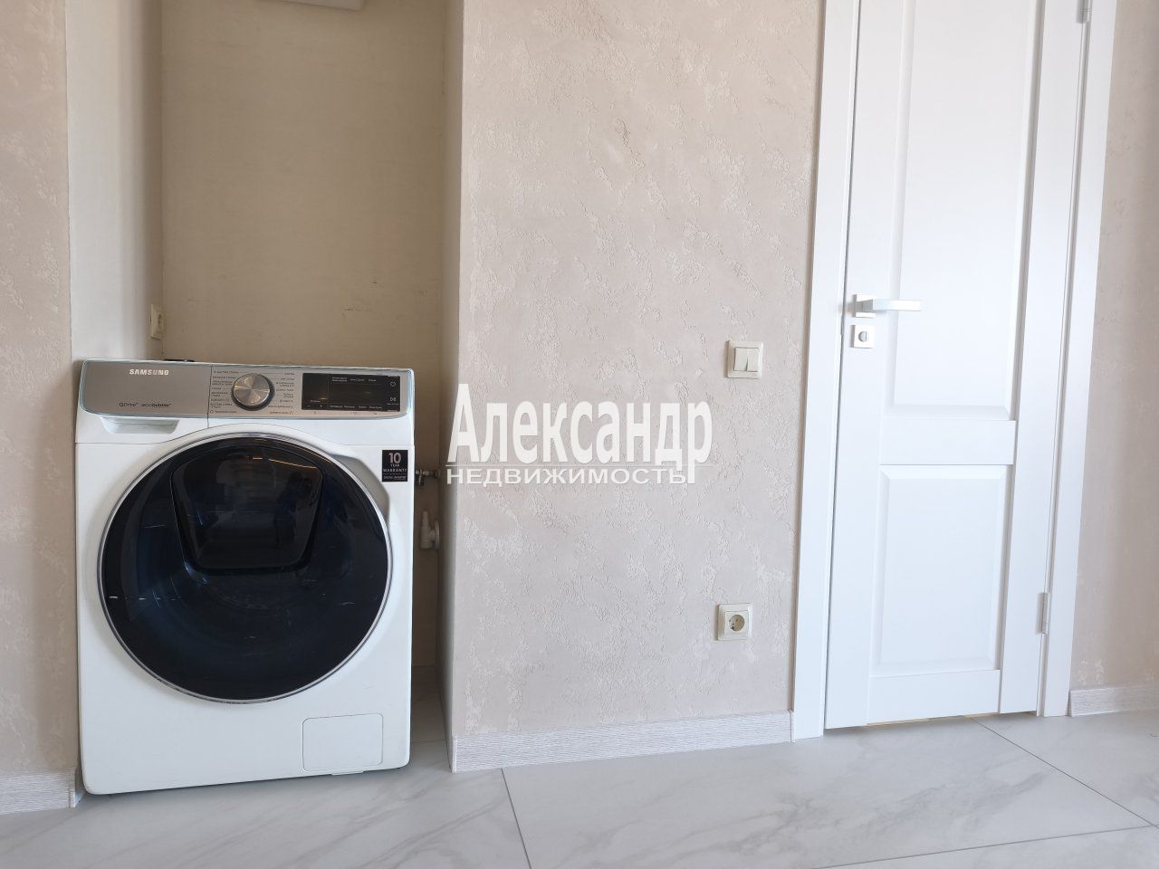 3-комнатная квартира (67м2) на продажу по адресу Санкт-Петербург, Бухарестская улица, 23к1— фото 46 из 51