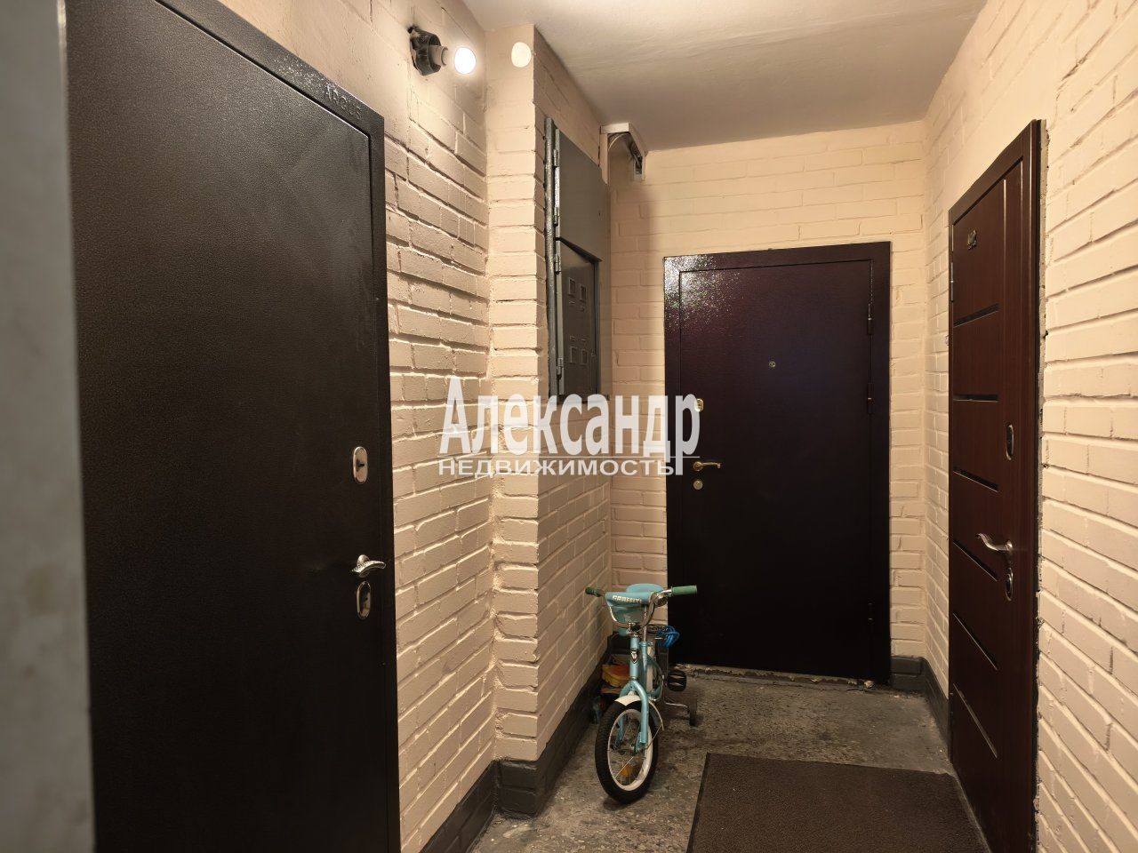 3-комнатная квартира (67м2) на продажу по адресу Санкт-Петербург, Бухарестская улица, 23к1— фото 47 из 51