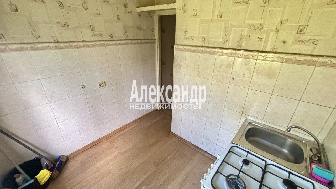 2-комнатная квартира (46м2) на продажу по адресу Санкт-Петербург, улица Пионерстроя, 10к3— фото 12 из 27
