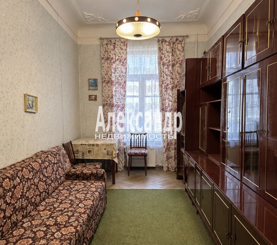 Комната в 4-комнатной квартире (128м2) на продажу по адресу Санкт-Петербург, 6-я линия Васильевского острова, 47— фото 1 из 13