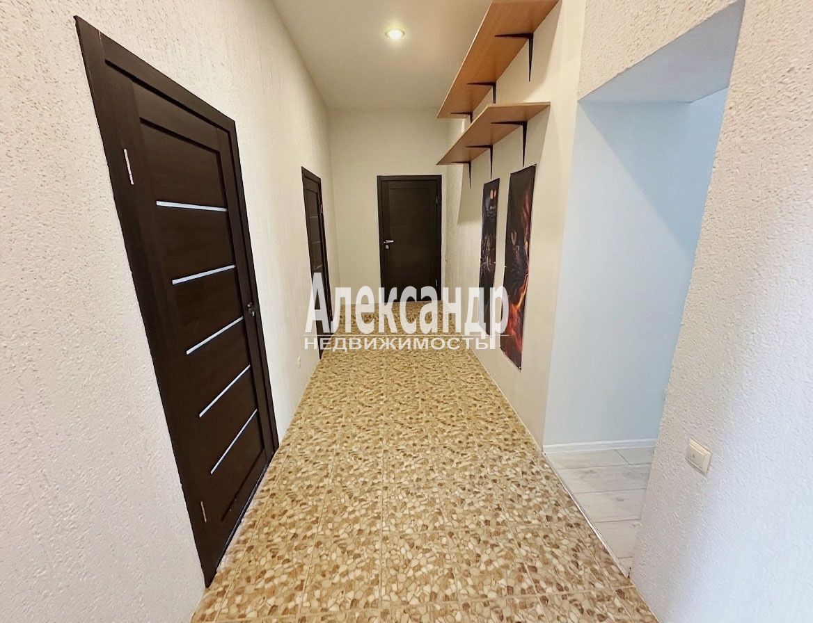 3-комнатная квартира (75м2) на продажу по адресу Ленинградская область, Выборг, проспект Ленина, 7— фото 3 из 18