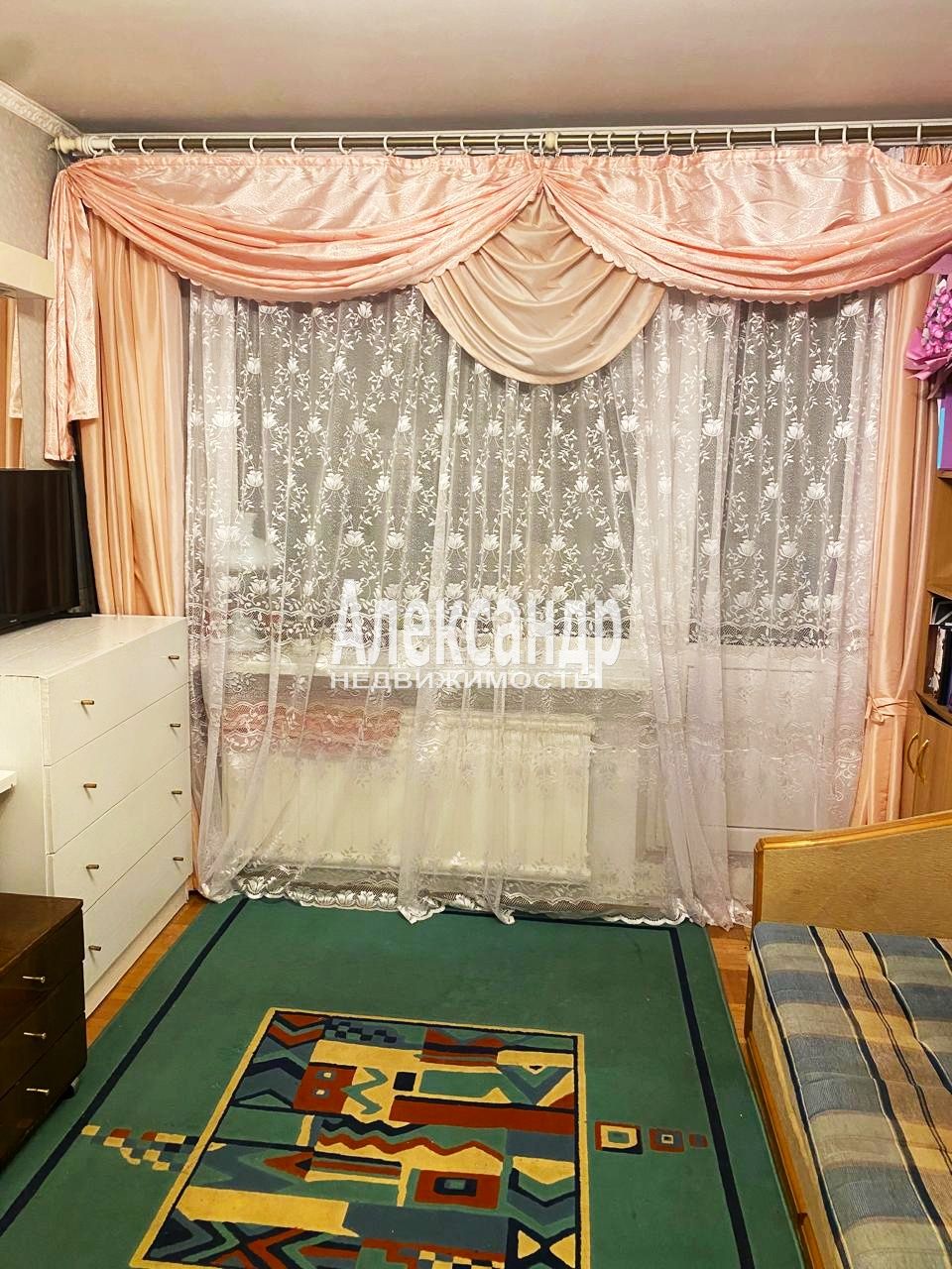 Комната в 2-комнатной квартире (54м2) в аренду по адресу Санкт-Петербург, улица Руставели, 64к2— фото 1 из 19