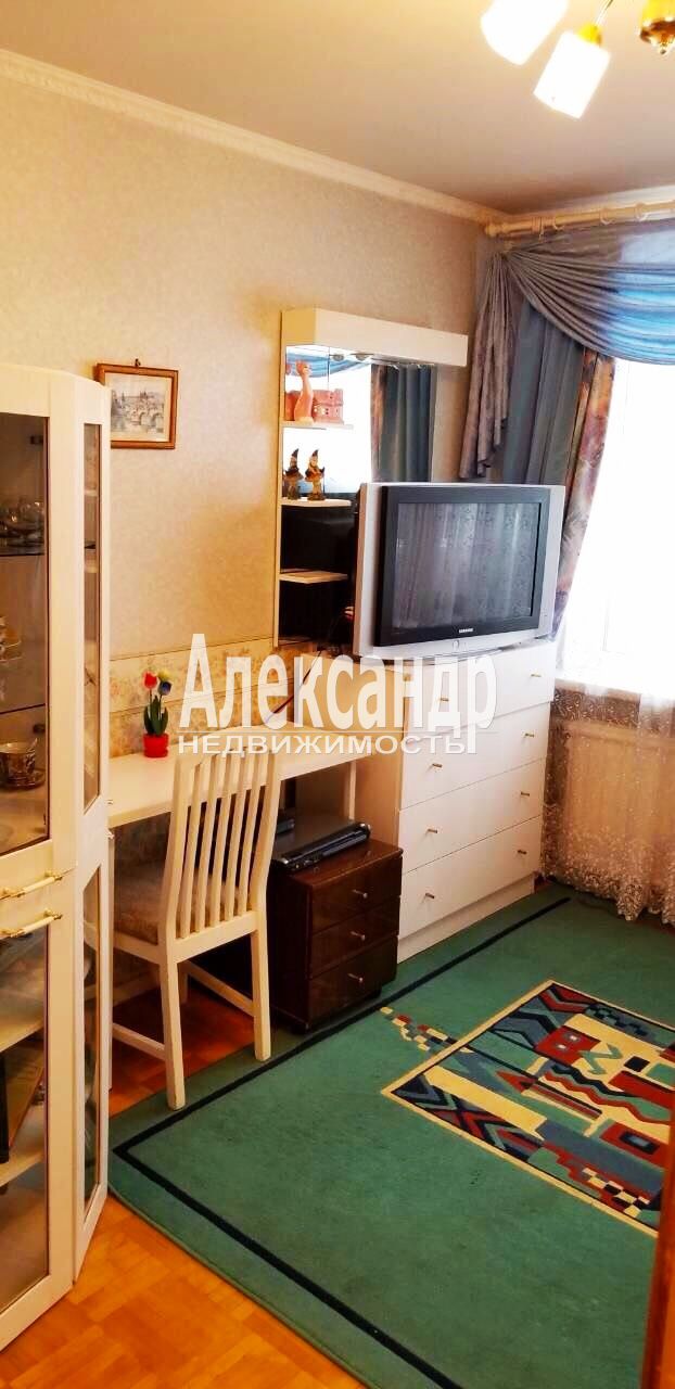 Комната в 2-комнатной квартире (54м2) в аренду по адресу Санкт-Петербург, улица Руставели, 64к2— фото 15 из 19