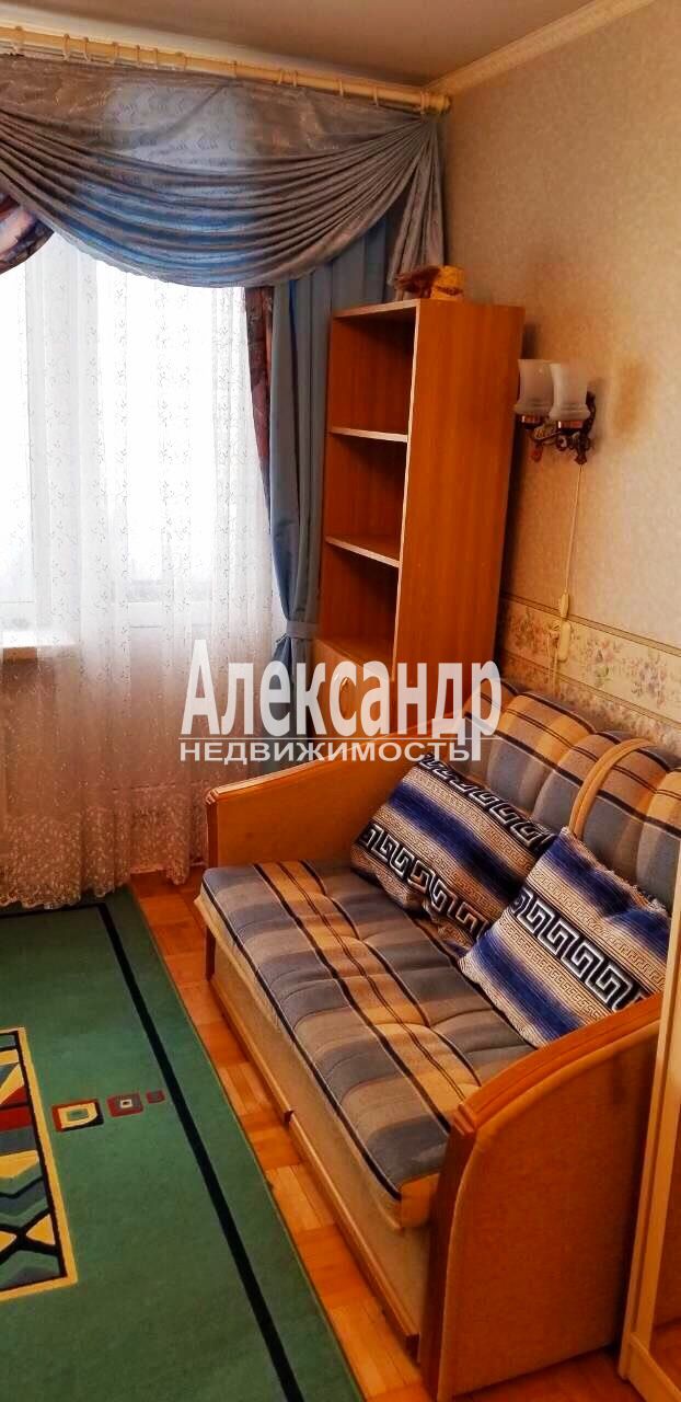 Комната в 2-комнатной квартире (54м2) в аренду по адресу Санкт-Петербург, улица Руставели, 64к2— фото 17 из 19