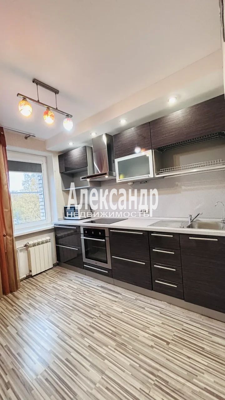 1-комнатная квартира (34м2) на продажу по адресу Санкт-Петербург, улица Партизана Германа, 14/117— фото 2 из 25