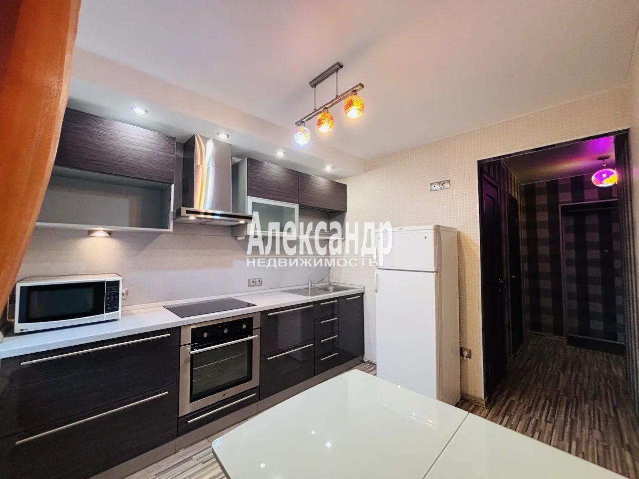 1-комнатная квартира (34м2) на продажу по адресу Санкт-Петербург, улица Партизана Германа, 14/117— фото 4 из 25