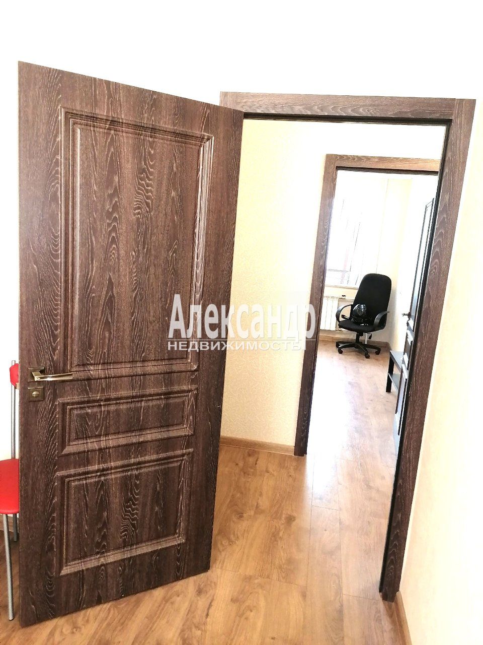 2-комнатная квартира (44м2) на продажу по адресу Ленинградская область, Приозерский район, Запорожское сельское поселение, посёлок Запорожское, Советская улица, 10— фото 8 из 19