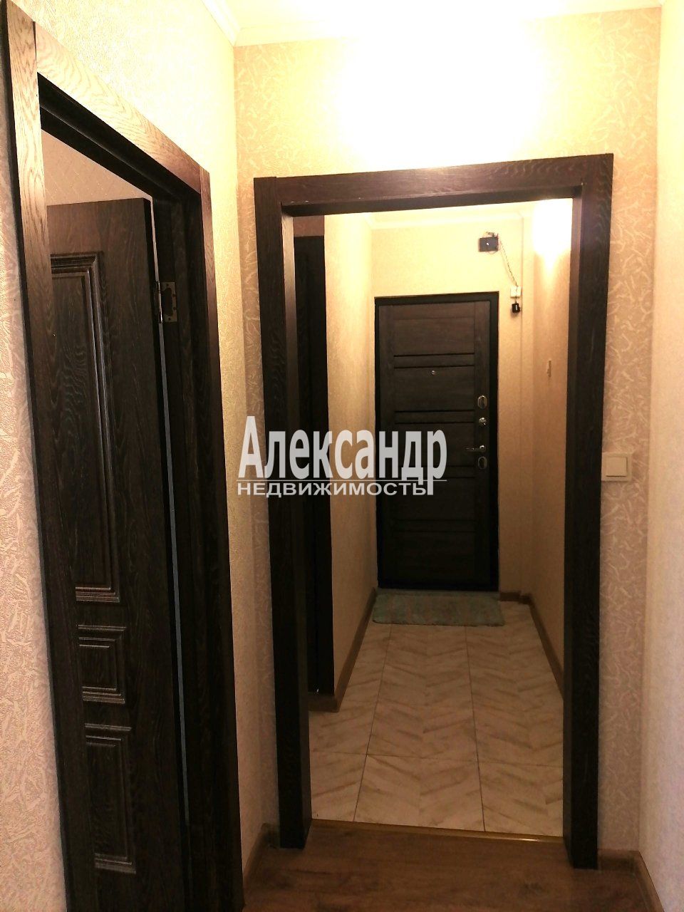 2-комнатная квартира (44м2) на продажу по адресу Ленинградская область, Приозерский район, Запорожское сельское поселение, посёлок Запорожское, Советская улица, 10— фото 14 из 19