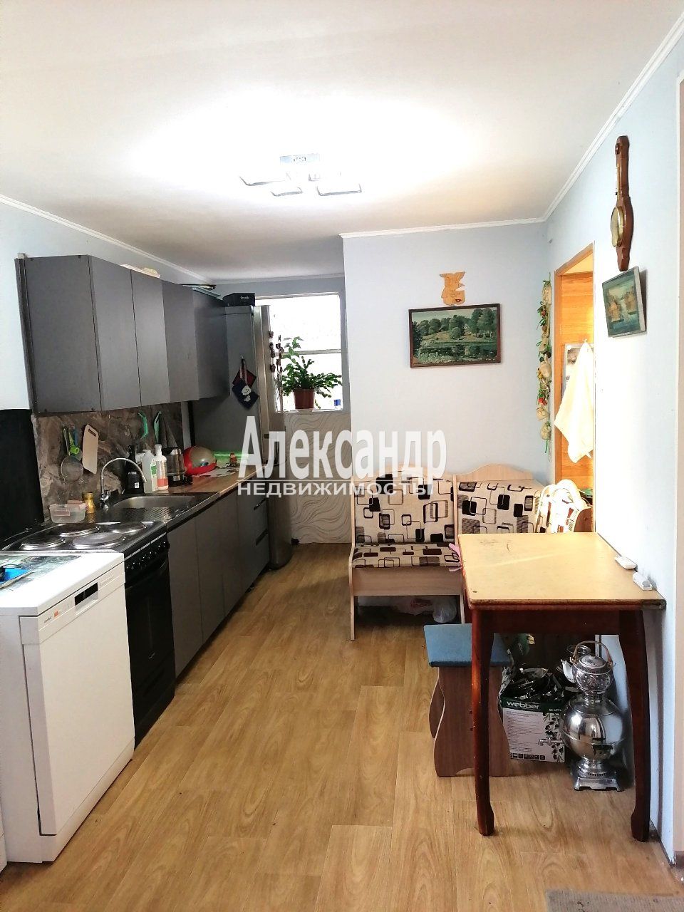 3-комнатная квартира (75м2) на продажу по адресу Ленинградская область, Приозерский район, посёлок Сосново, Первомайская улица, 9— фото 8 из 16