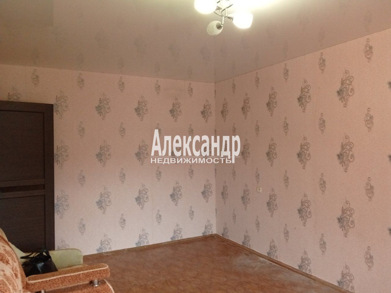 1-комнатная квартира (34м2) на продажу по адресу Ленинградская область, Приозерский район, городской посёлок Кузнечное, улица Гагарина, 6— фото 4 из 30