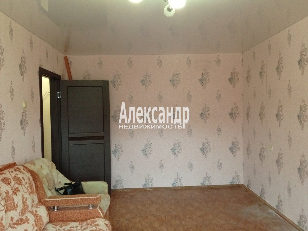 1-комнатная квартира (34м2) на продажу по адресу Ленинградская область, Приозерский район, городской посёлок Кузнечное, улица Гагарина, 6— фото 5 из 30