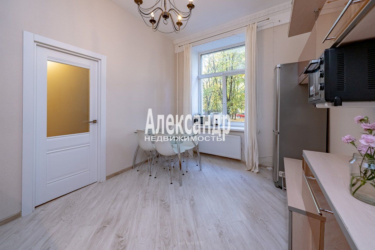 2-комнатная квартира (46м2) на продажу по адресу Санкт-Петербург, улица Севастьянова, 12— фото 3 из 33