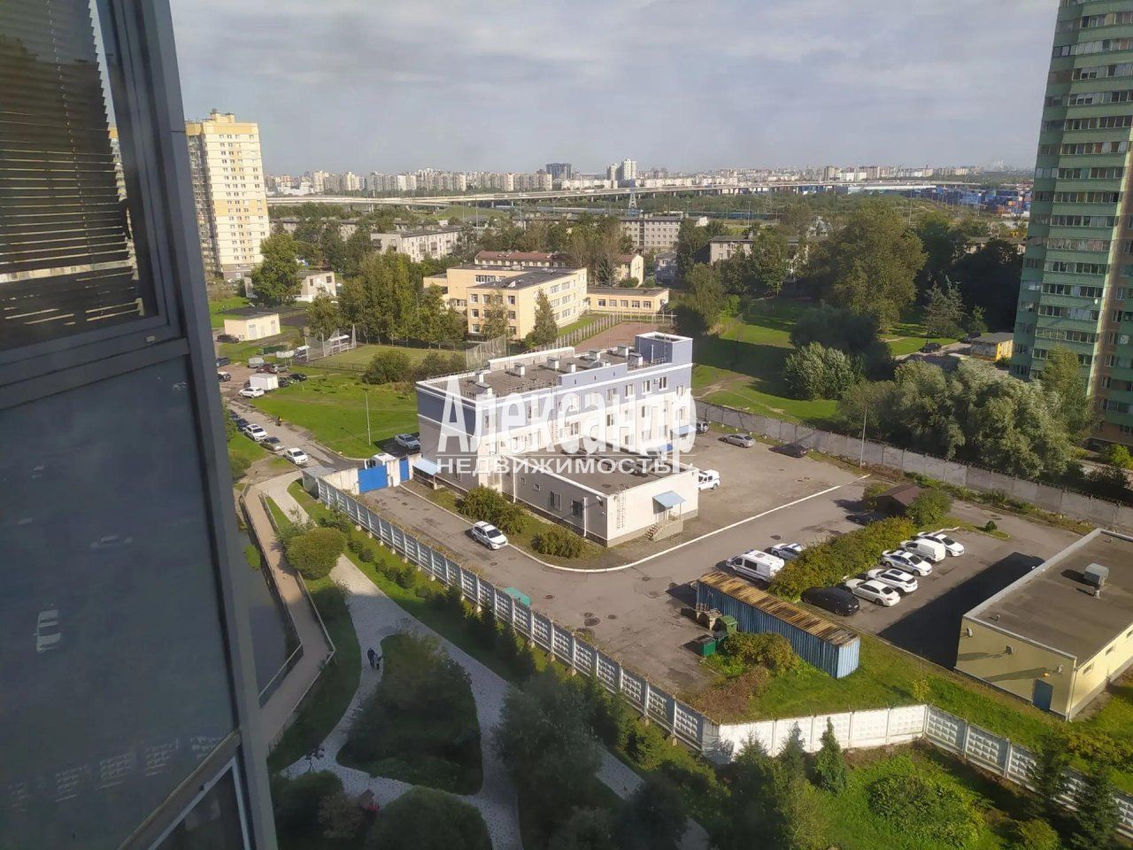 2-комнатная квартира (61м2) на продажу по адресу Санкт-Петербург, Пушкинский район, посёлок Шушары, Первомайская улица, 15— фото 14 из 16