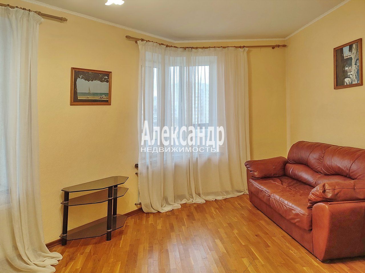 2-комнатная квартира (61м2) в аренду по адресу Санкт-Петербург, улица Кораблестроителей, 32к1— фото 1 из 27