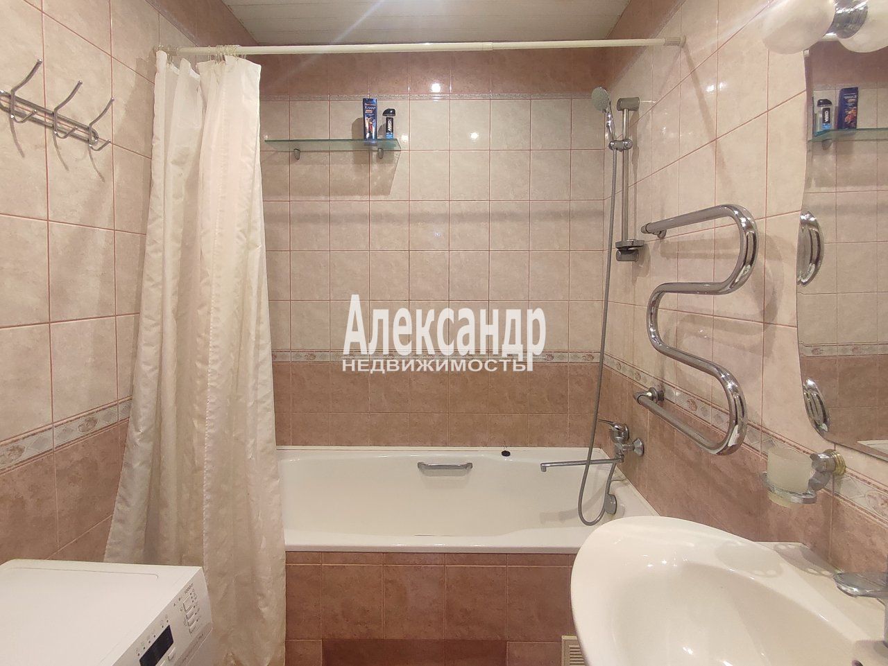 2-комнатная квартира (61м2) в аренду по адресу Санкт-Петербург, улица Кораблестроителей, 32к1— фото 15 из 27