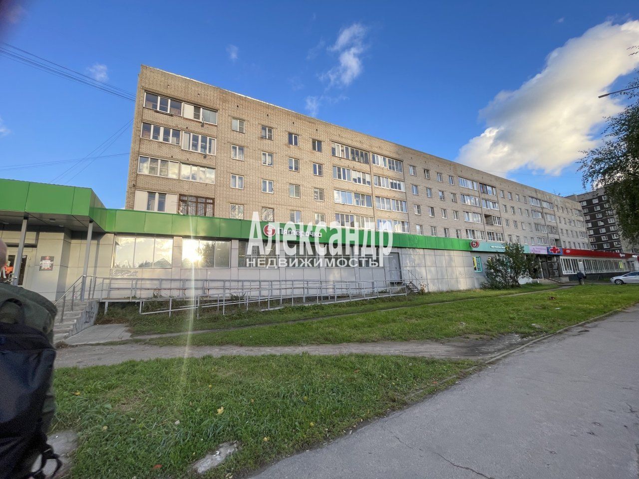 Торговое помещение площадью 107 м2