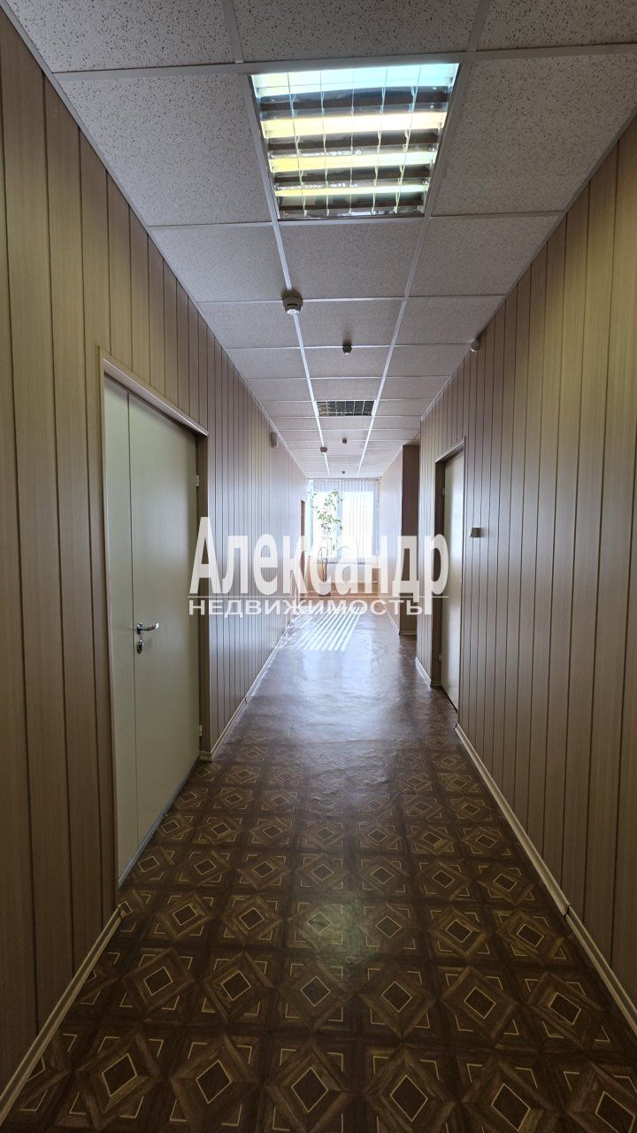 Торговое помещение площадью 346 м2