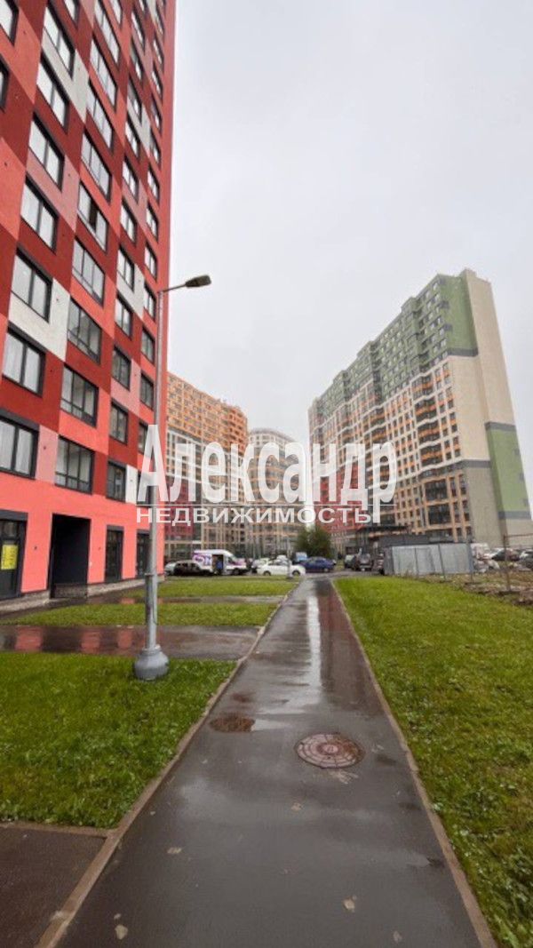 Торговое помещение (90м2) в аренду — фото 1 из 9