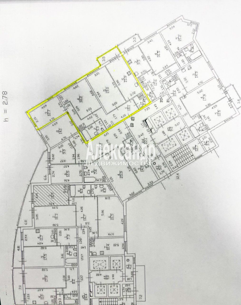 3-комнатная квартира (92м2) на продажу по адресу Санкт-Петербург, Туристская улица, 15к2— фото 2 из 16