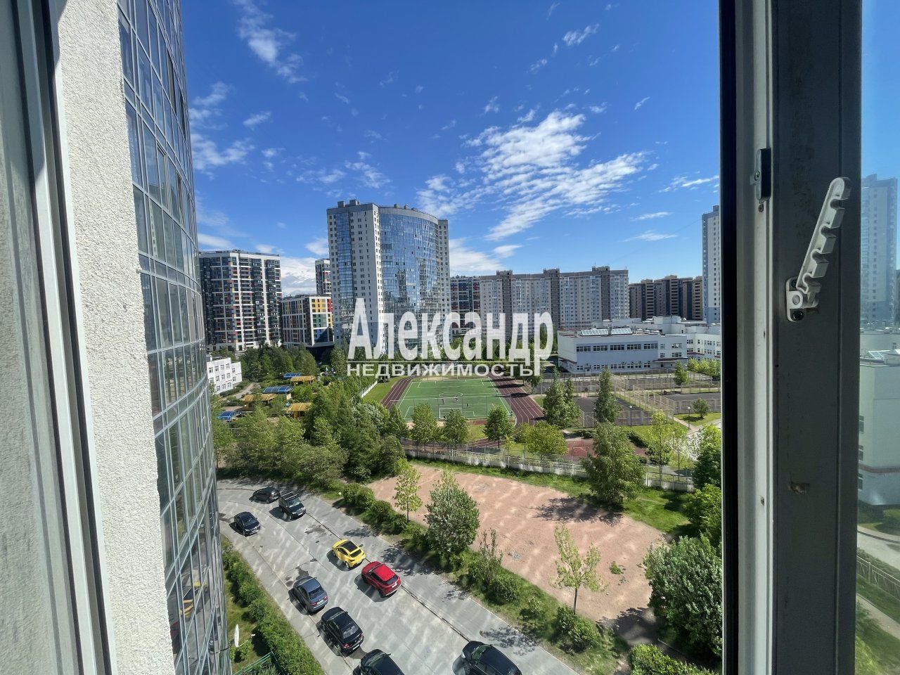 3-комнатная квартира (92м2) на продажу по адресу Санкт-Петербург, Туристская улица, 15к2— фото 5 из 16