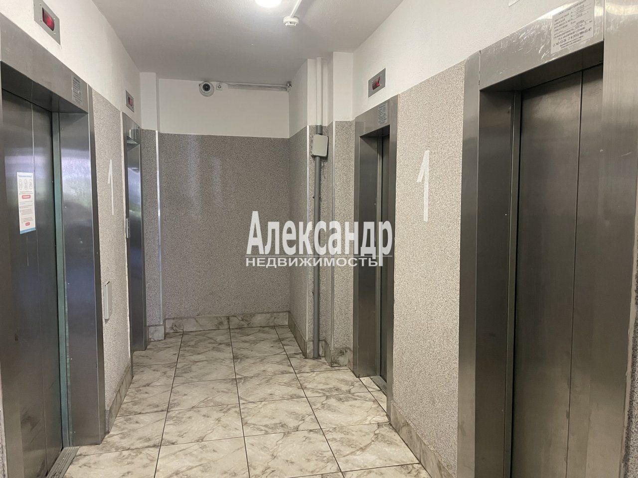 3-комнатная квартира (92м2) на продажу по адресу Санкт-Петербург, Туристская улица, 15к2— фото 4 из 16