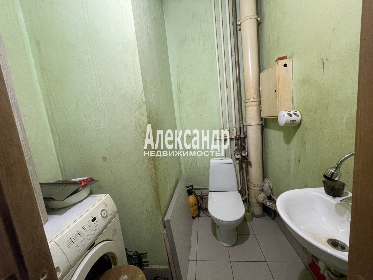 3-комнатная квартира (92м2) на продажу по адресу Санкт-Петербург, Туристская улица, 15к2— фото 8 из 16