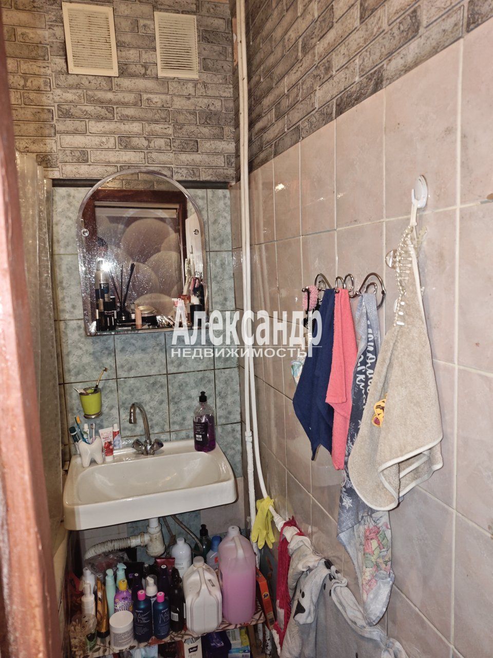 2-комнатная квартира (43м2) на продажу по адресу Санкт-Петербург, проспект Тореза, 78— фото 15 из 19