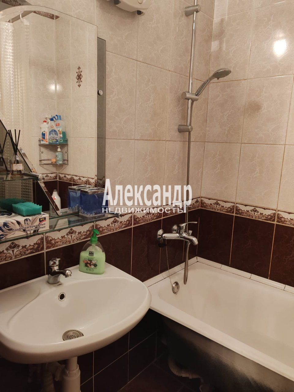 1-комнатная квартира (46м2) в аренду по адресу Санкт-Петербург, Стародеревенская улица, 6к1— фото 7 из 12