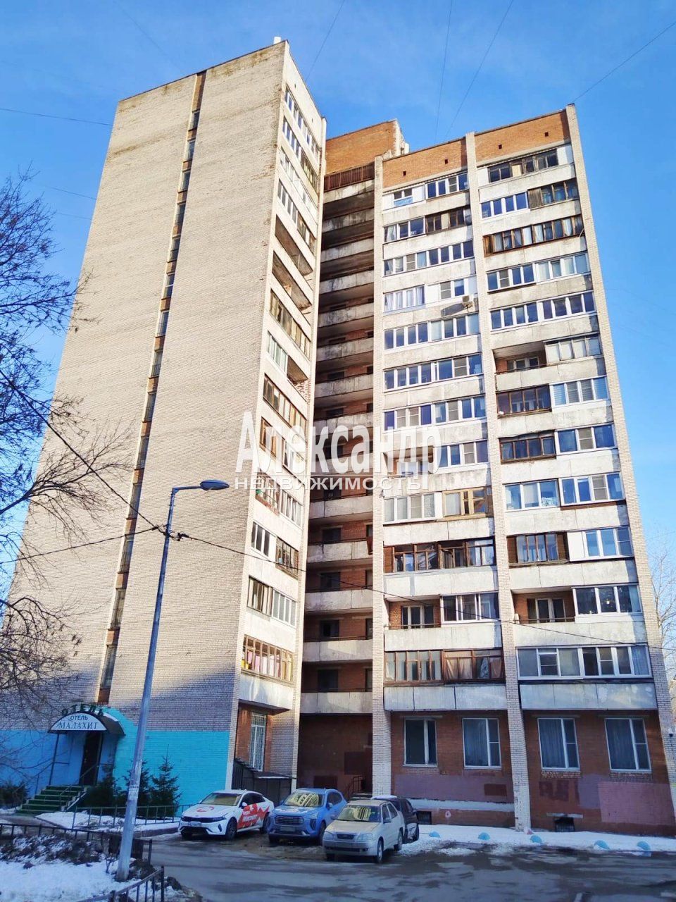 Комната в 12-комнатной квартире (245м2) на продажу по адресу Санкт-Петербург, проспект Энгельса, 149к3— фото 9 из 11