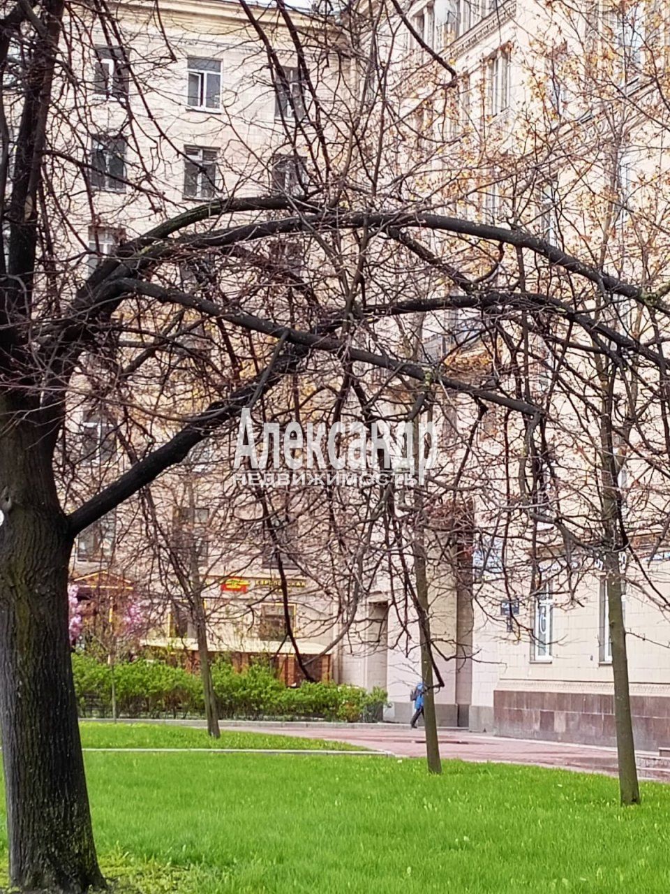 3-комнатная квартира (60м2) на продажу по адресу Санкт-Петербург, Московский проспект, 205— фото 1 из 12