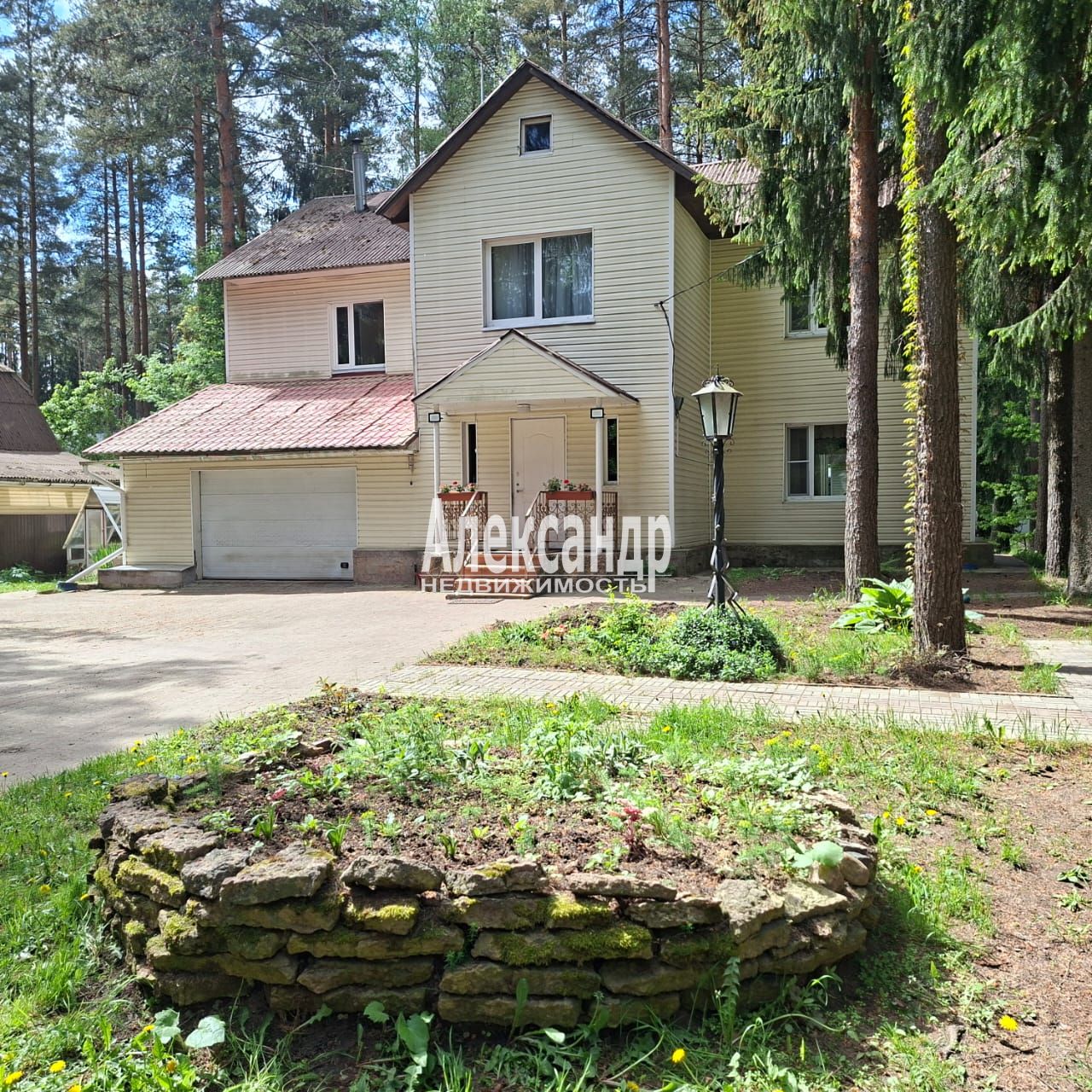 Жилой дом (297м2) на продажу — фото 1 из 21